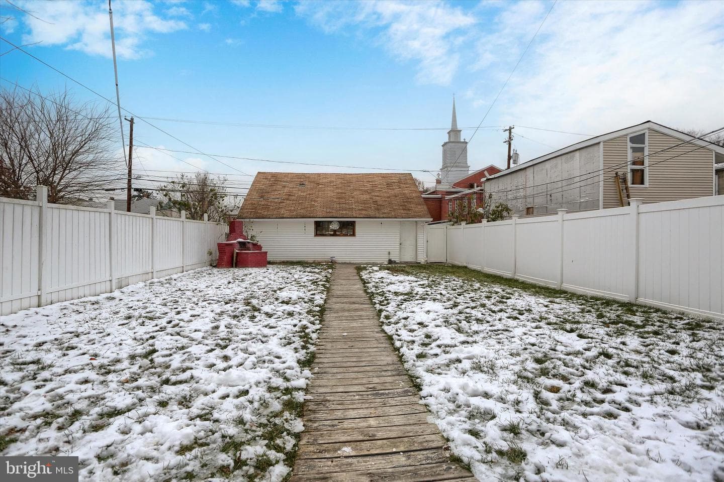121 E Locust Street photo 49