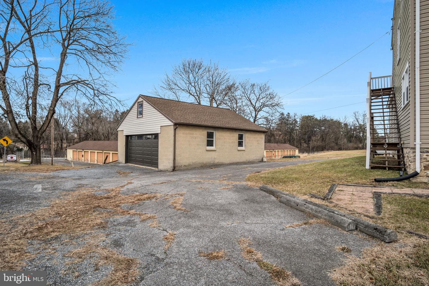 1602 Spring Road photo 7