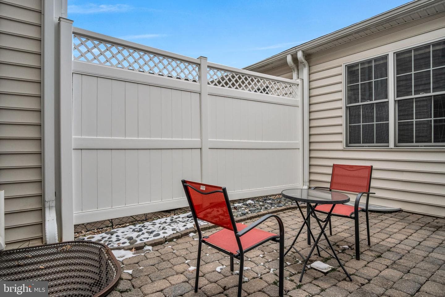 6 Jamestown Square photo 7