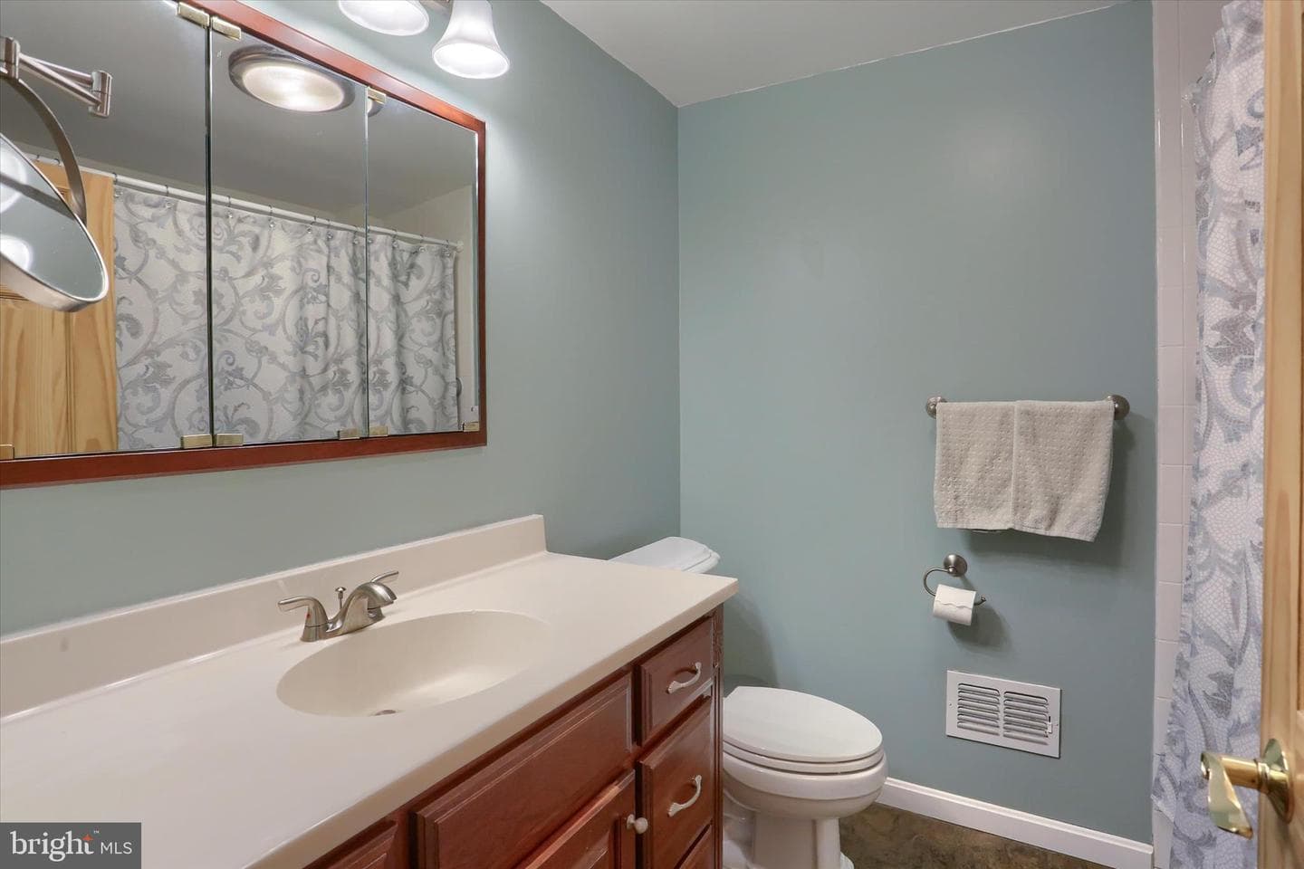 3425 Logan Street photo 33