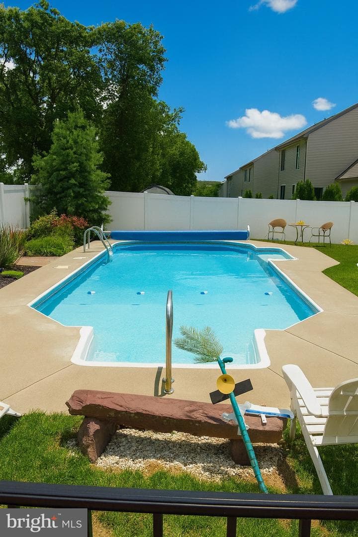 601 Brisbain Lane photo 2