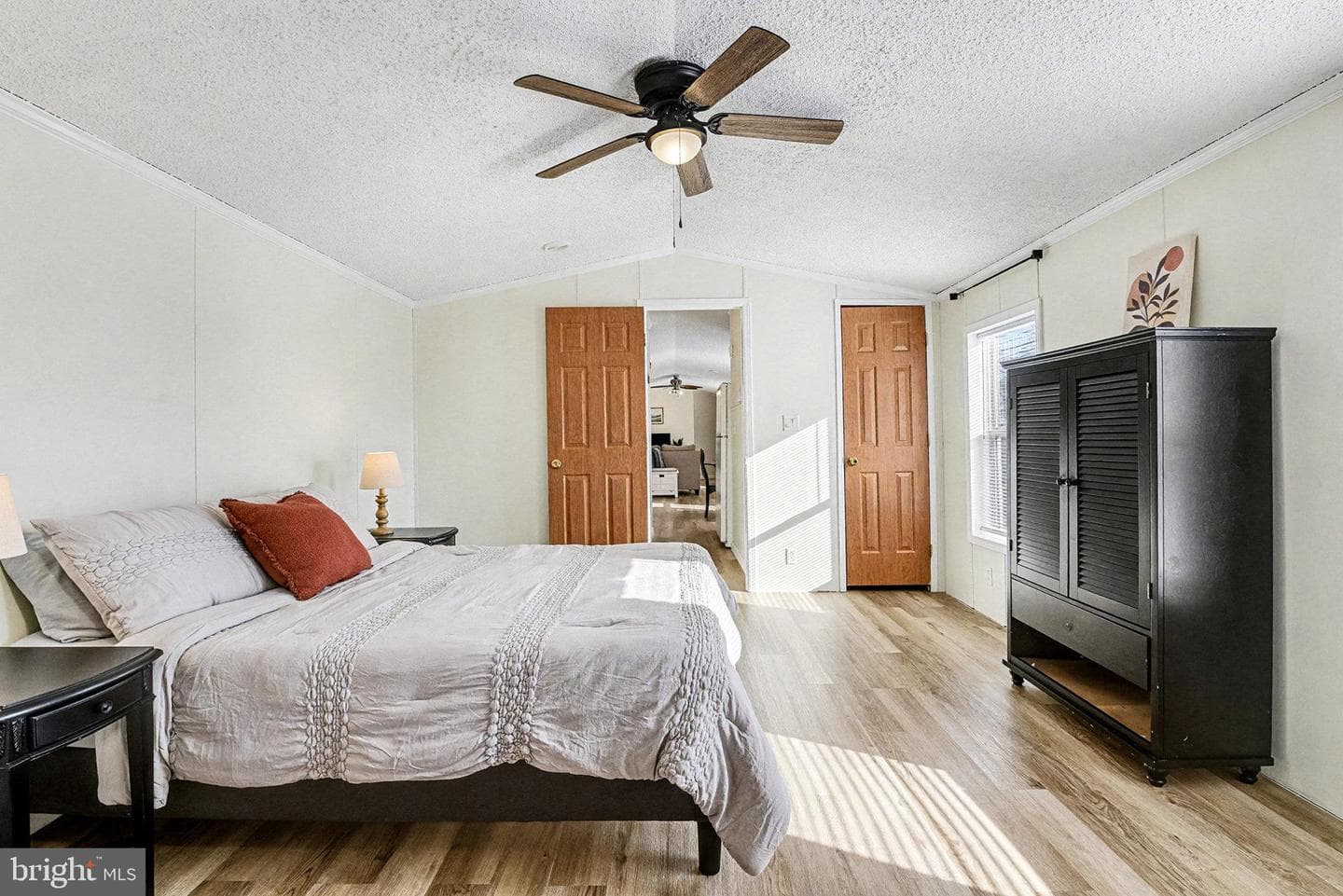 24 Hathaway Drive photo 12