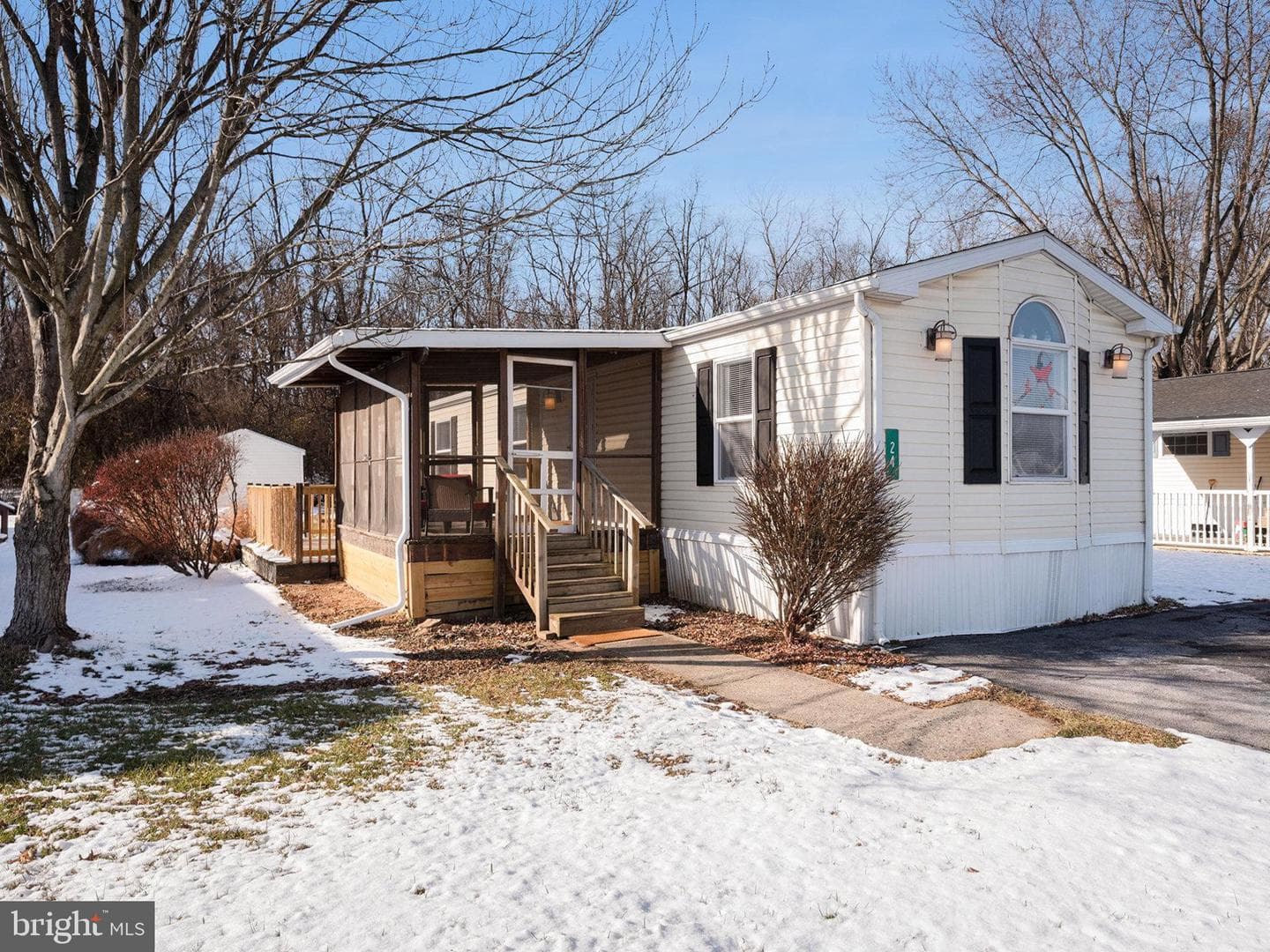 24 Hathaway Drive photo 2