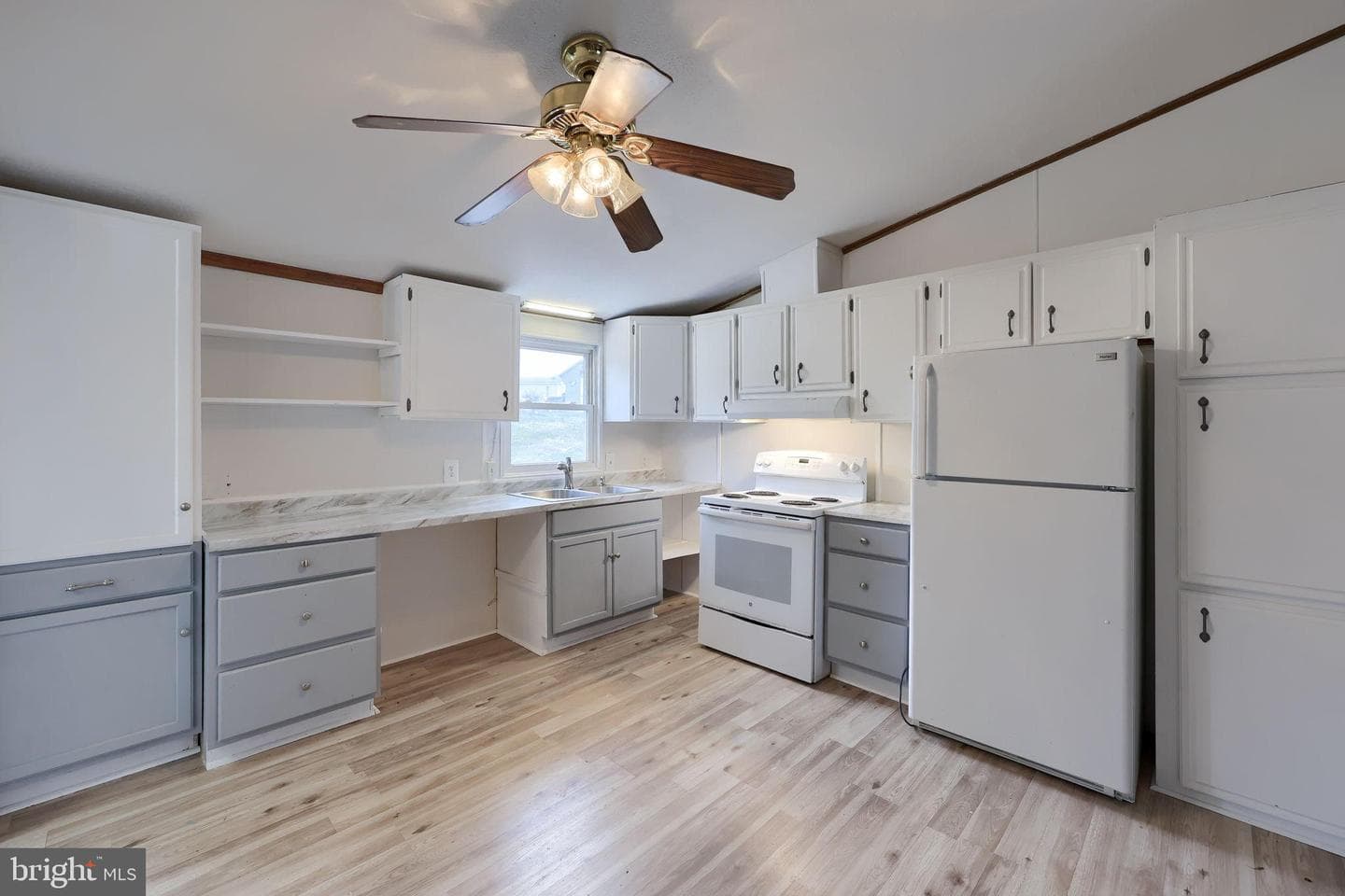 6024 Mockingbird Drive photo 16