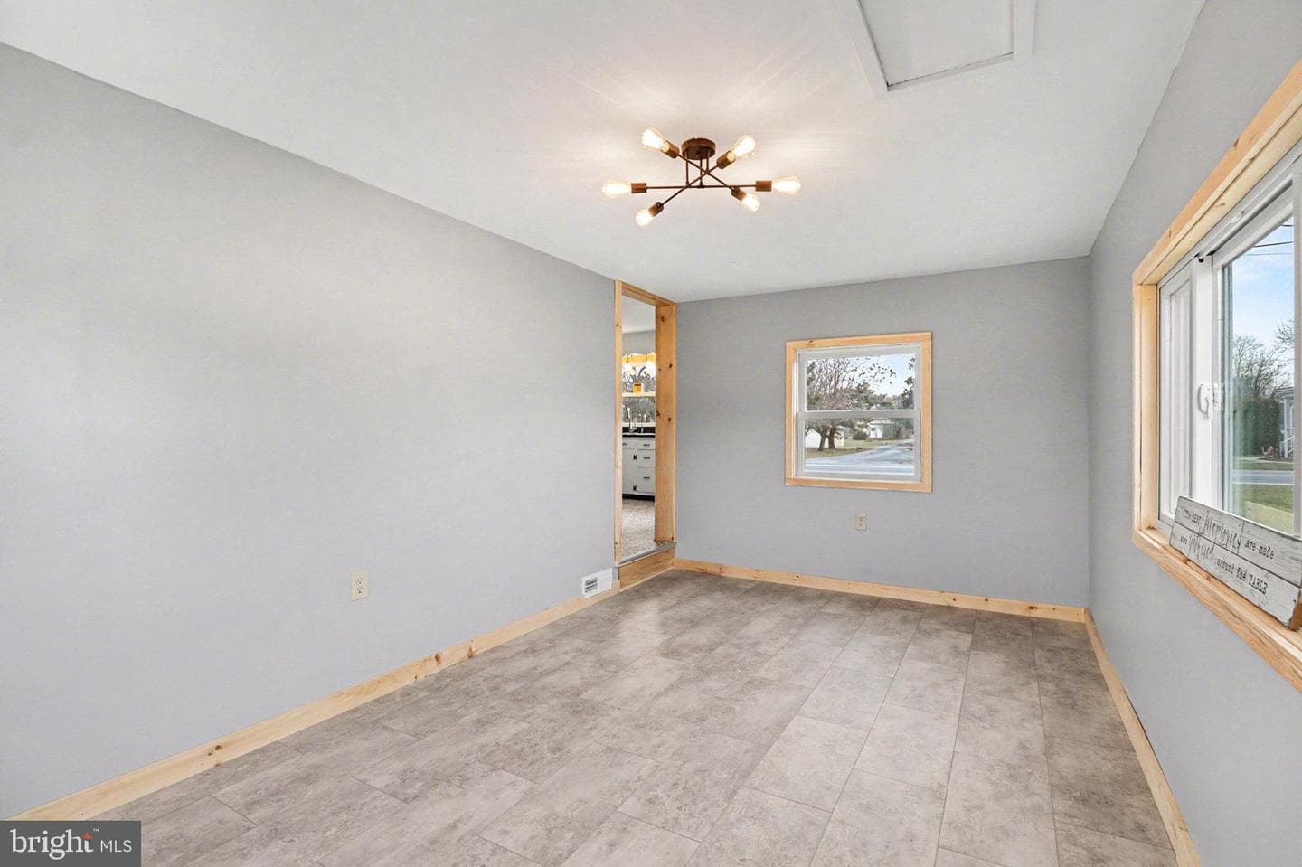 7 Strohm Road photo 14