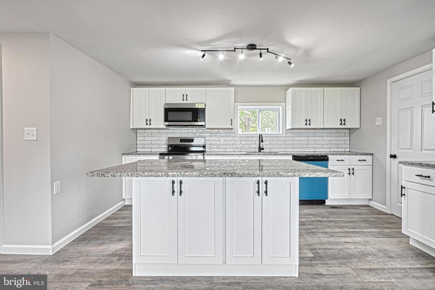 455 Petersburg Road photo 32