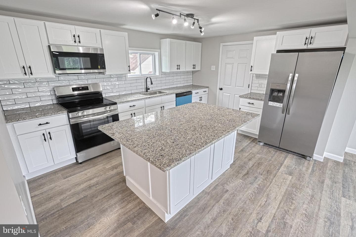 455 Petersburg Road photo 33