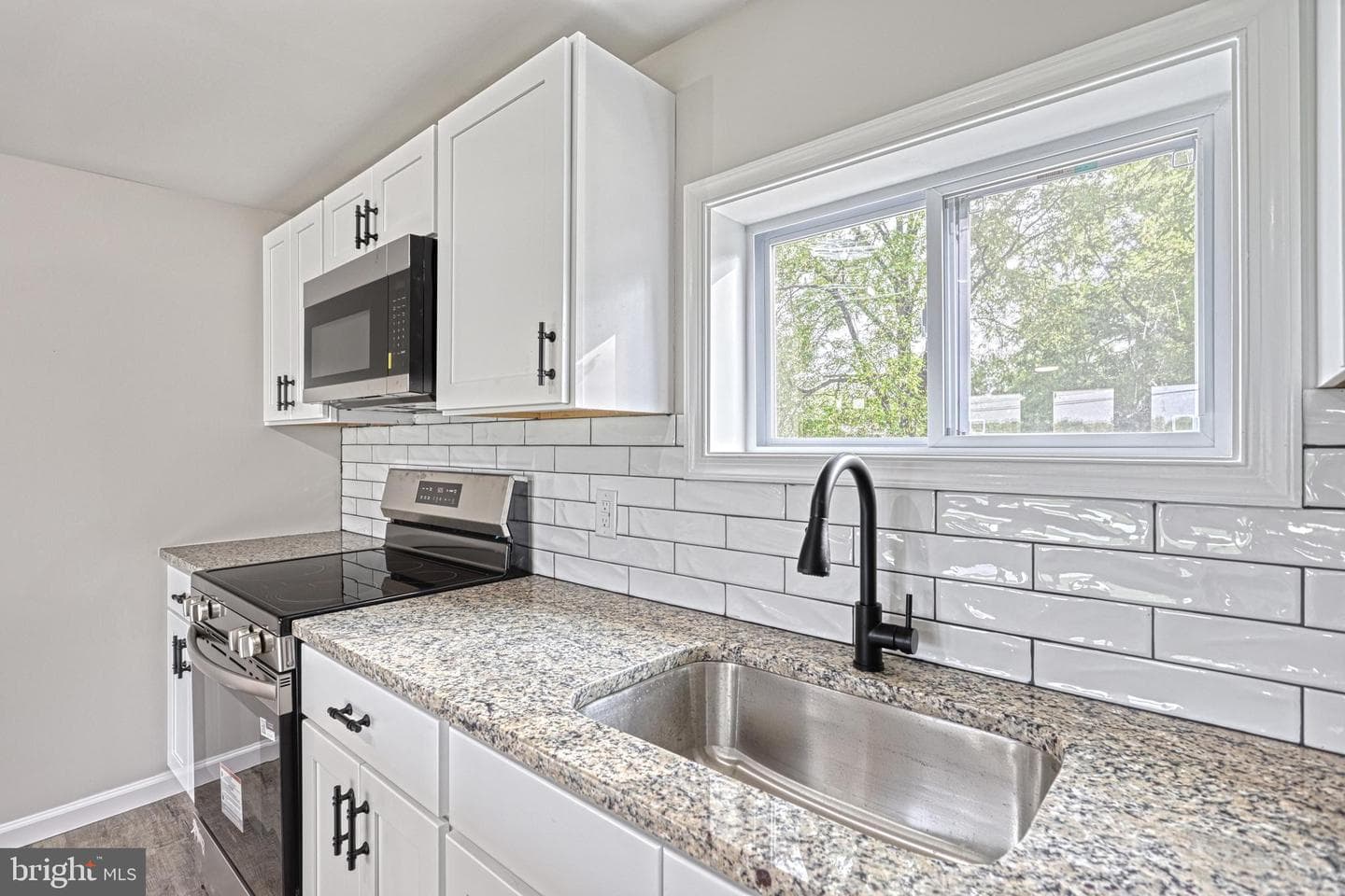 455 Petersburg Road photo 37