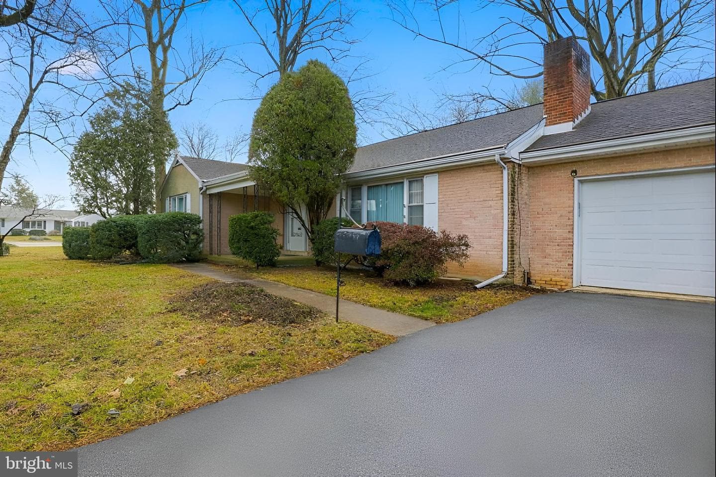 714 Noble Blvd photo 3
