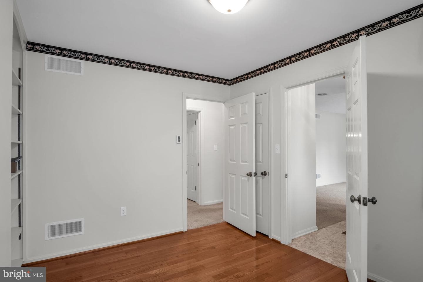 705 Sutton Drive photo 11