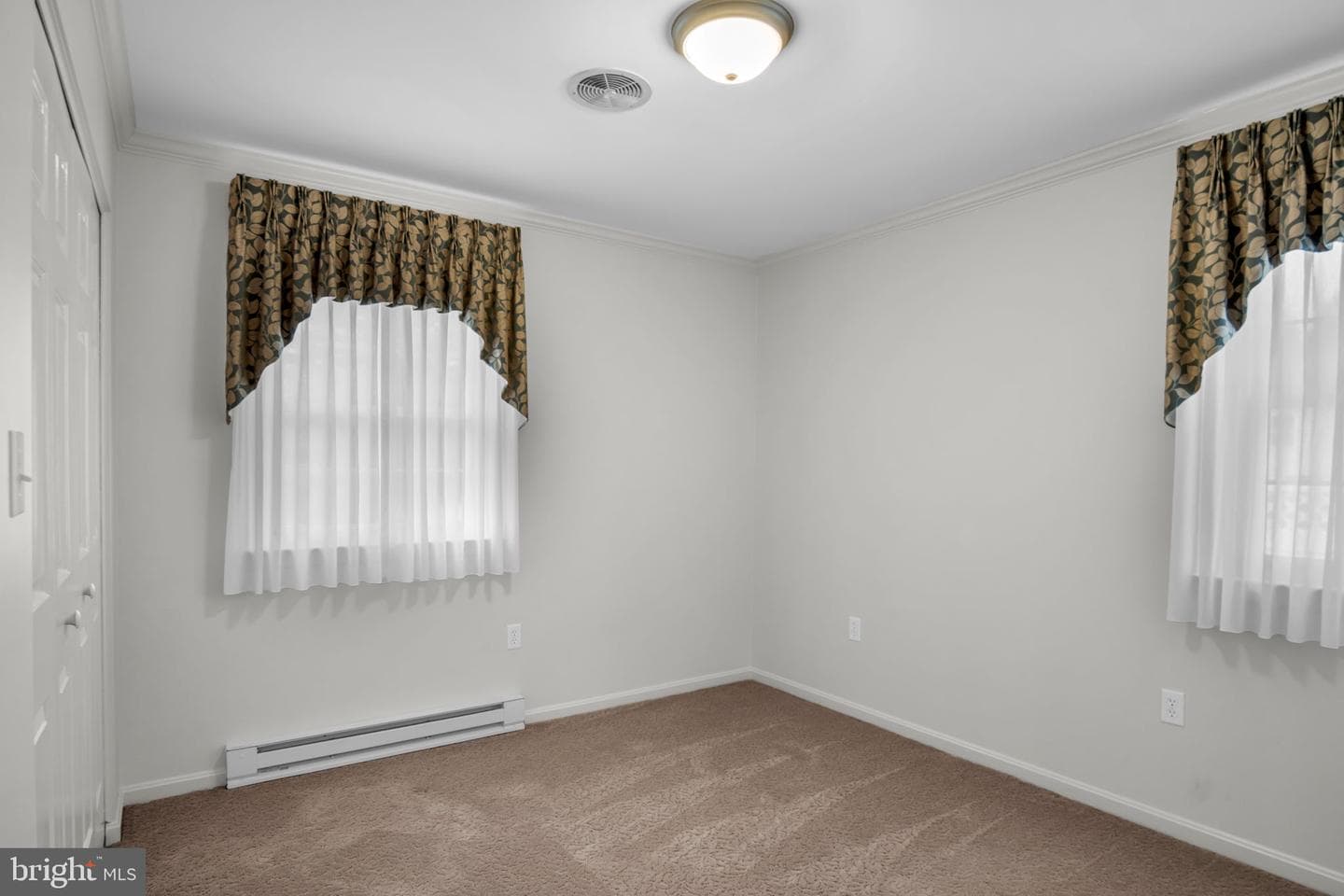 705 Sutton Drive photo 12