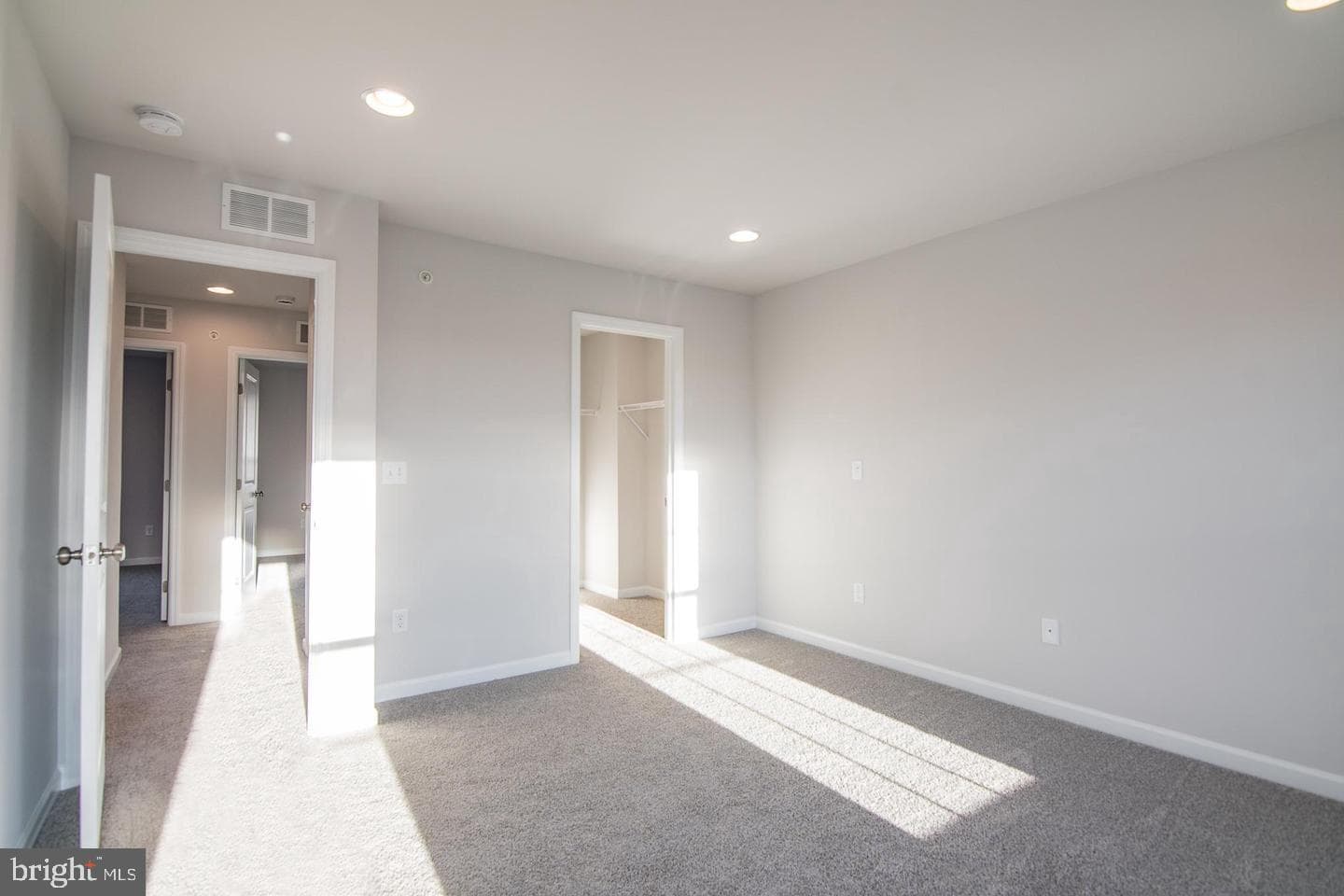 3242 Parade Street photo 14