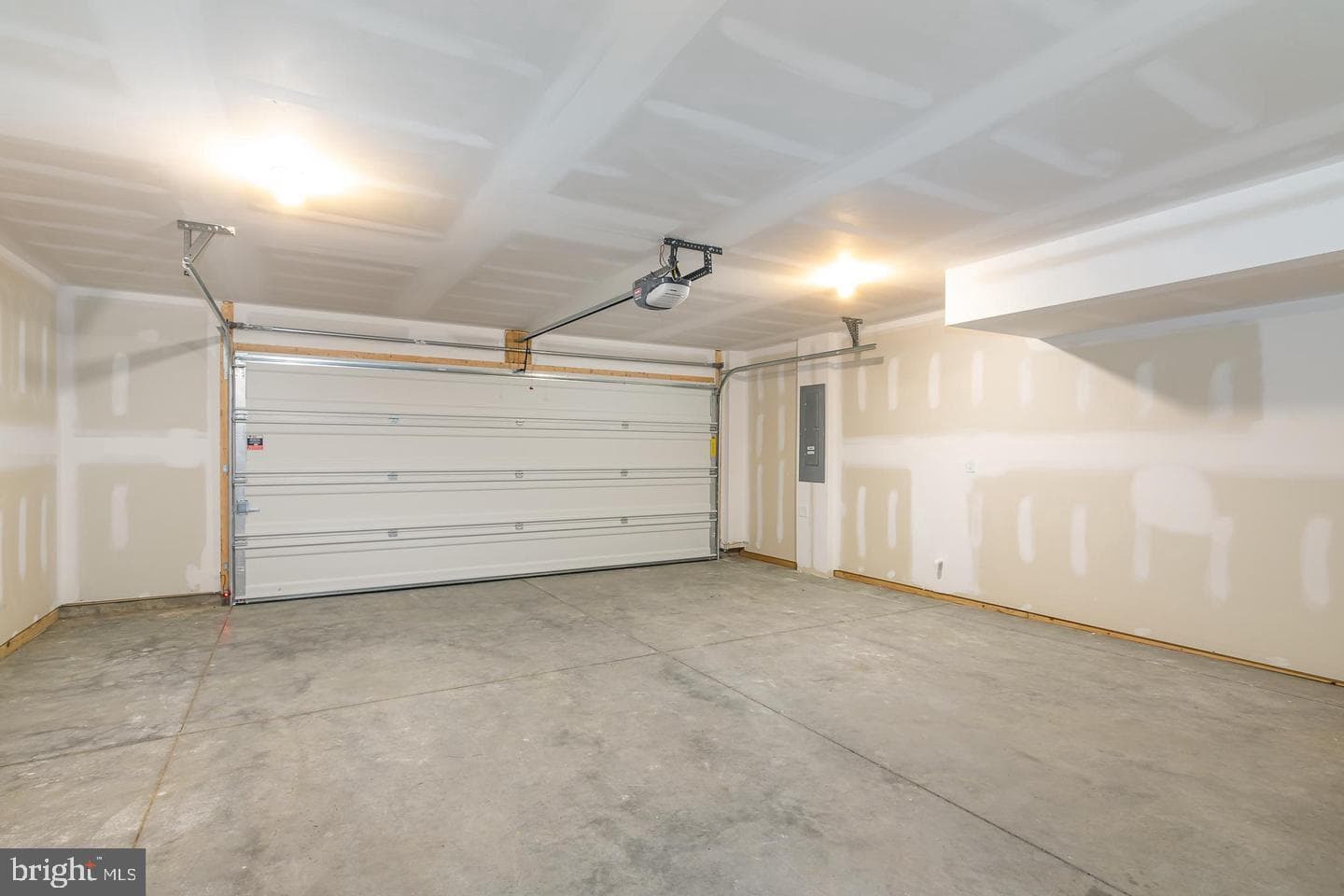 3242 Parade Street photo 22