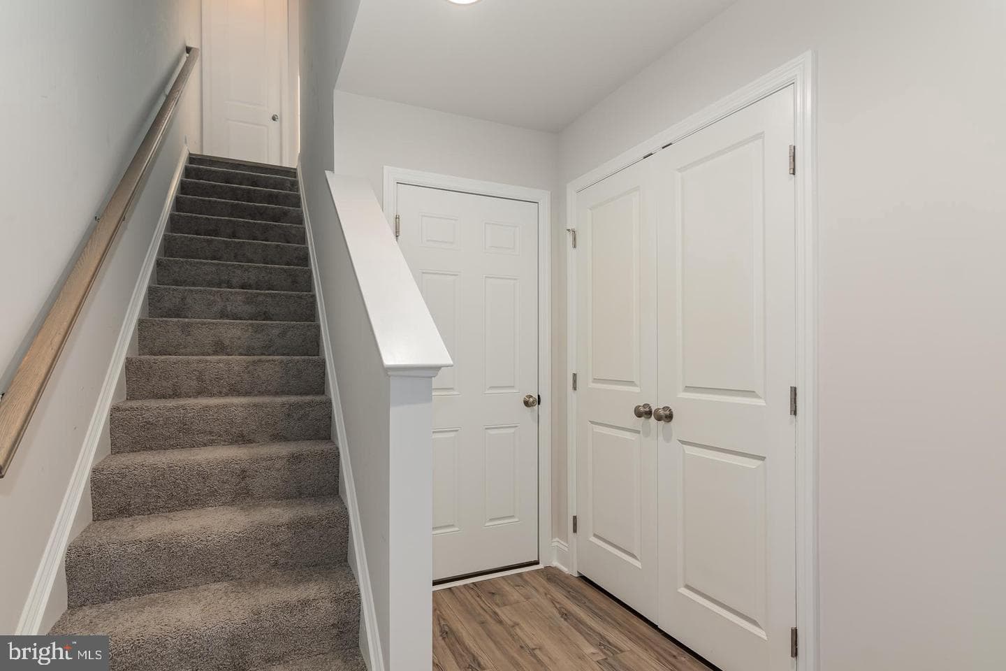 3242 Parade Street photo 5