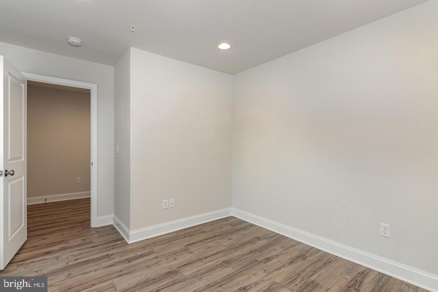 3242 Parade Street photo 7