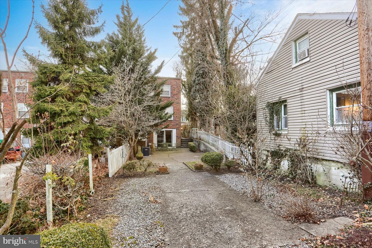 257 W Willow Street photo 29