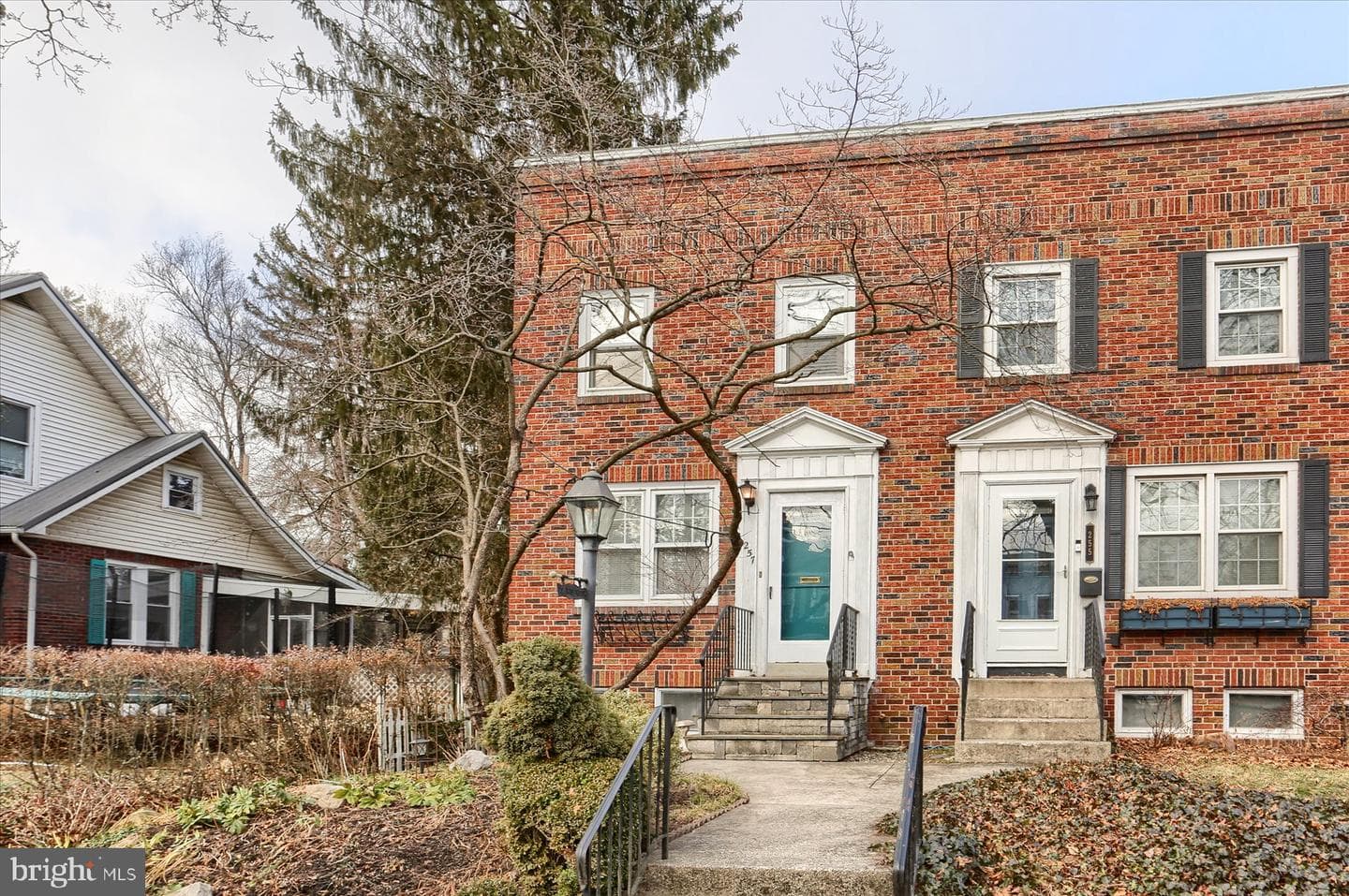 257 W Willow Street photo 3