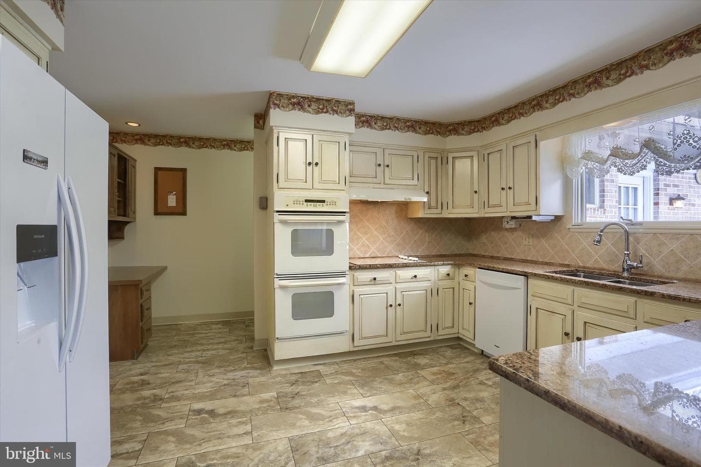 864 Hilltop Road photo 12