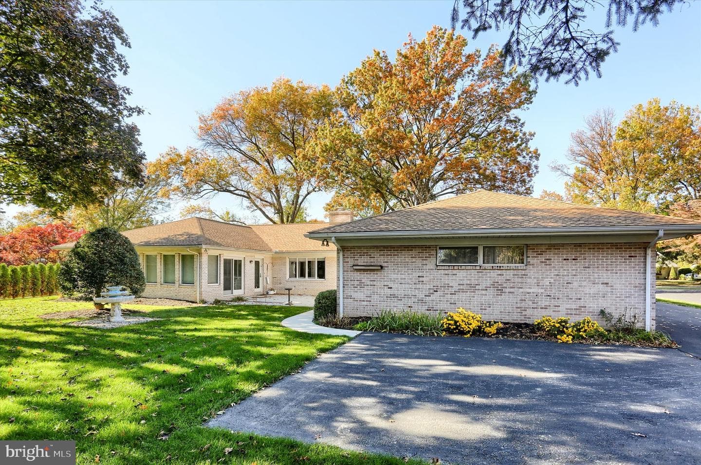 864 Hilltop Road photo 43