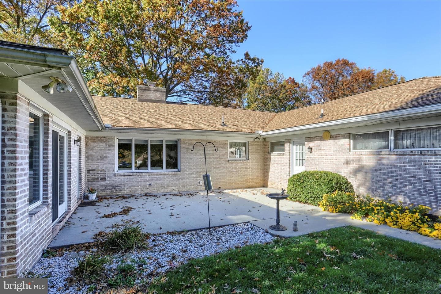 864 Hilltop Road photo 48