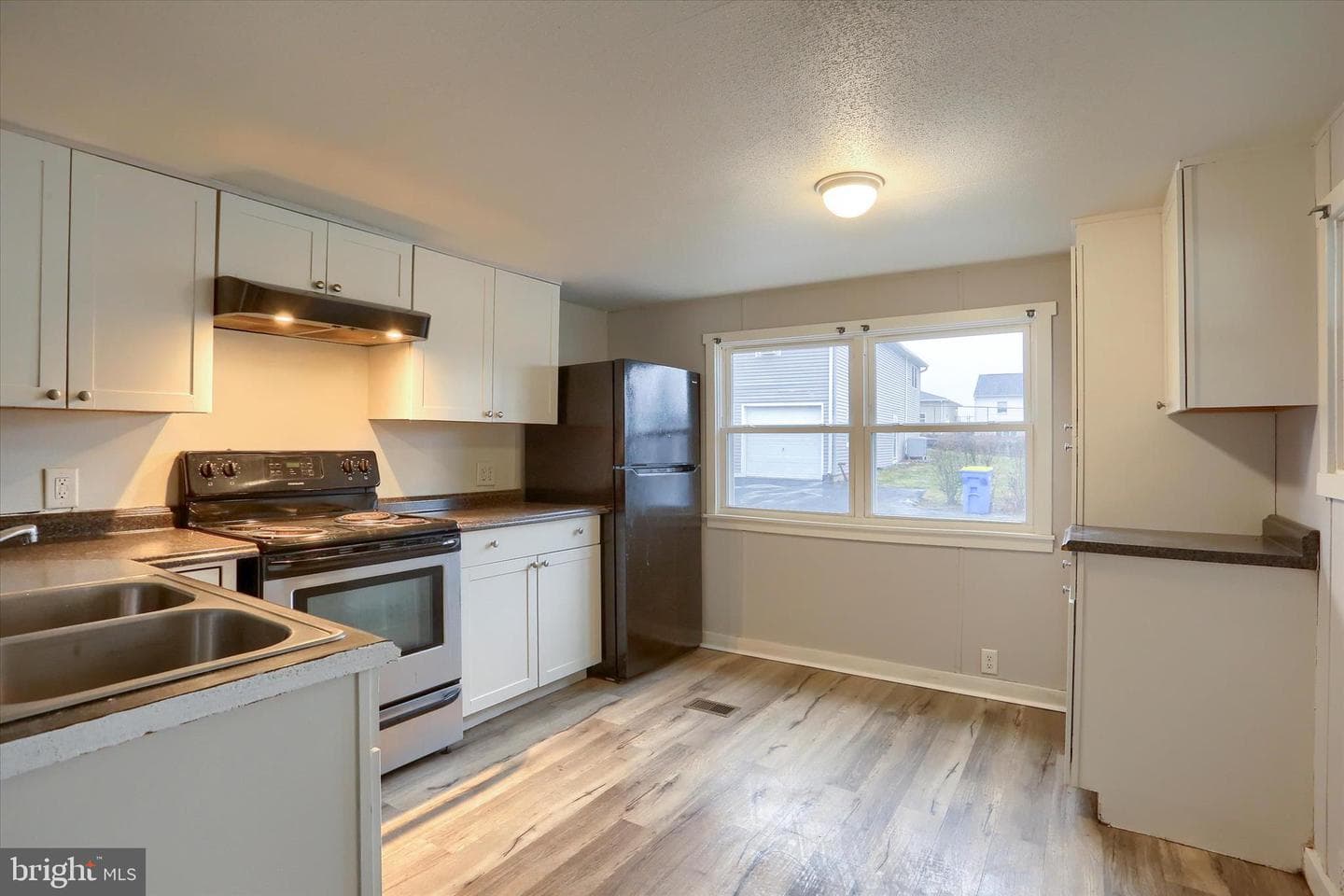 850 Orchard Avenue photo 5