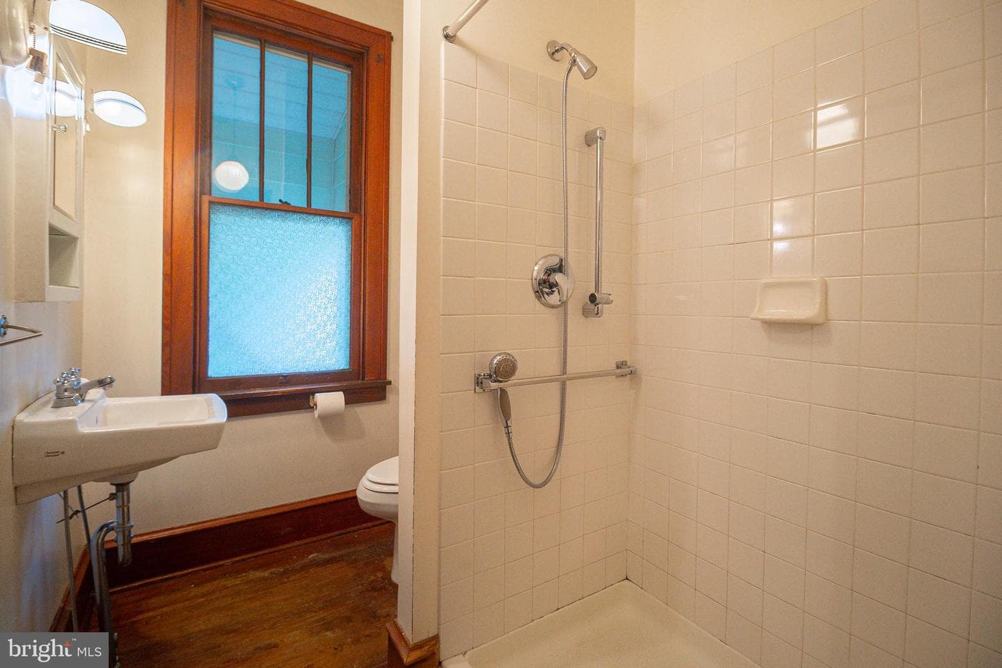 232 Henderson Street photo 18