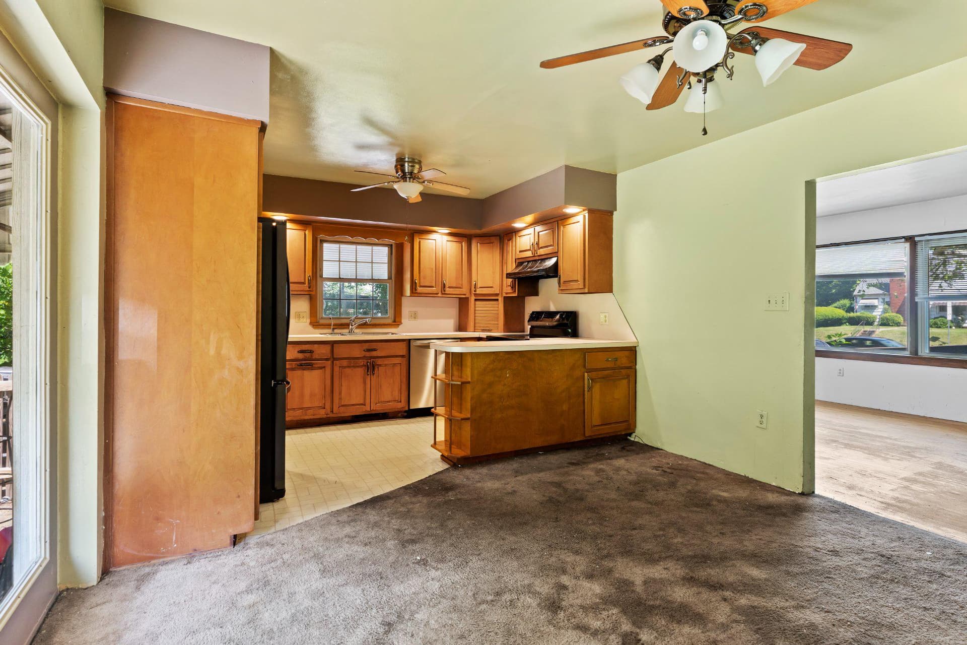 351 Lowther Street photo 6