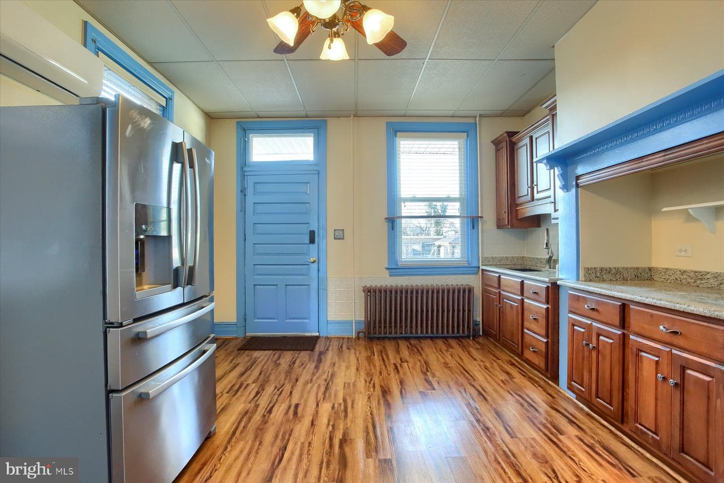 48 E North Street photo 17