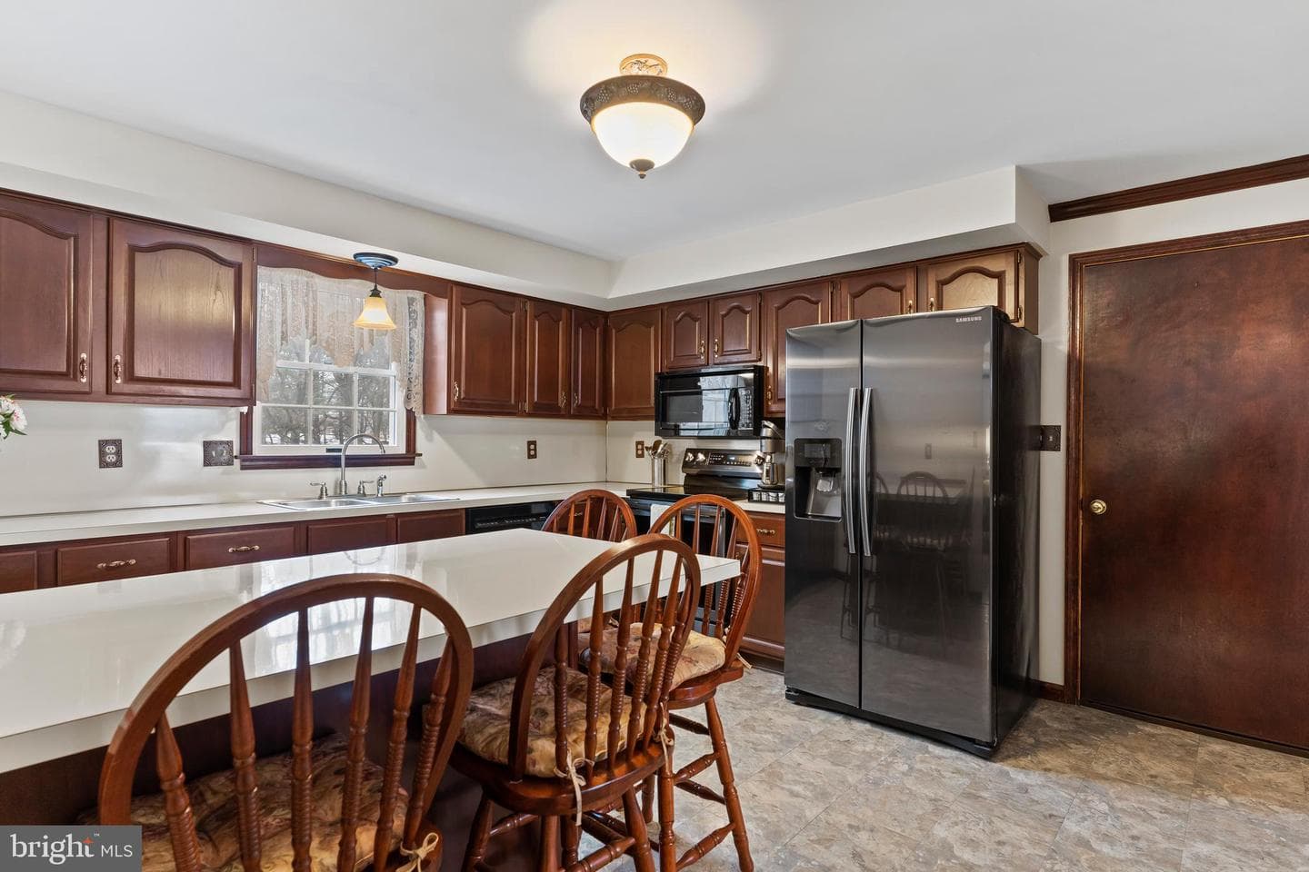 76 Sherwood Circle photo 14