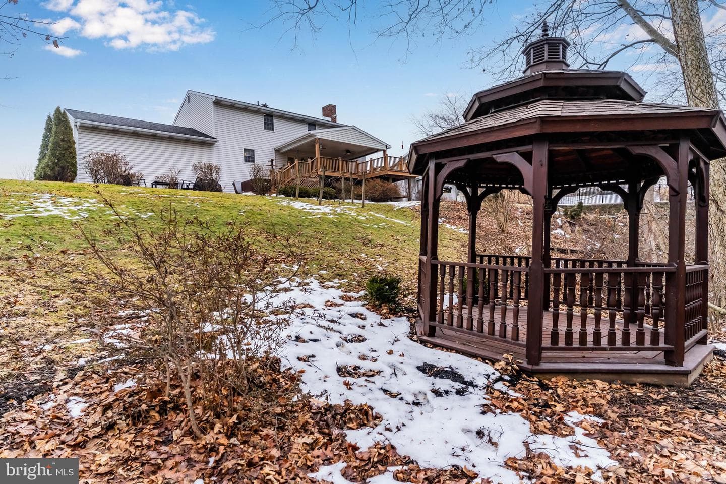 76 Sherwood Circle photo 47