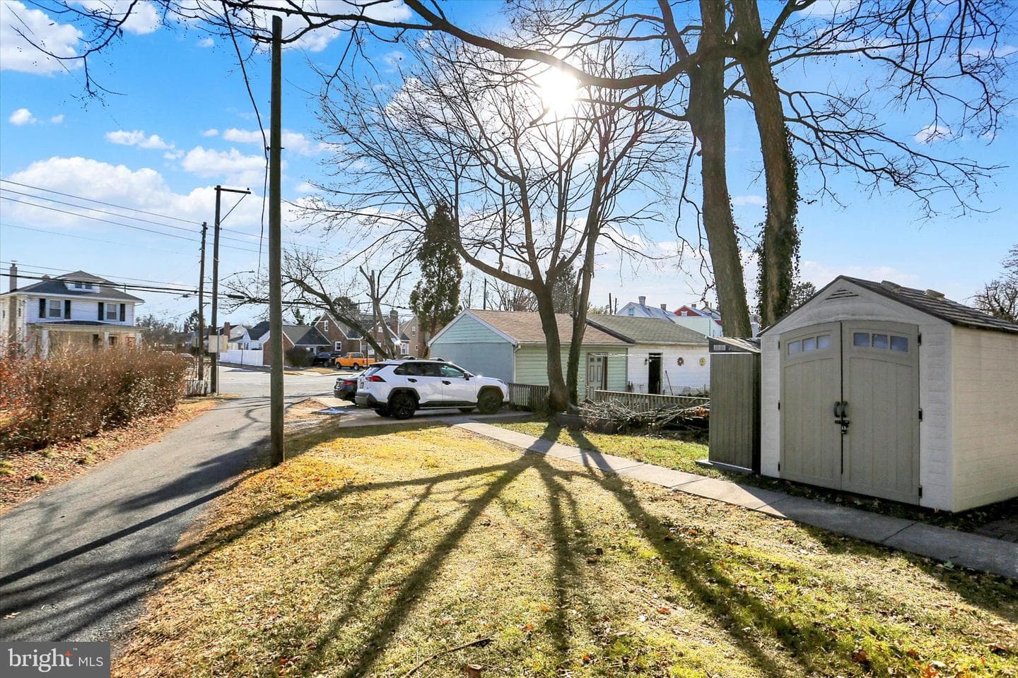 559 N Bedford Street photo 27