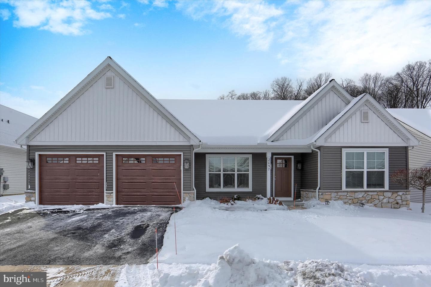 2097 Hill Side Drive photo 2