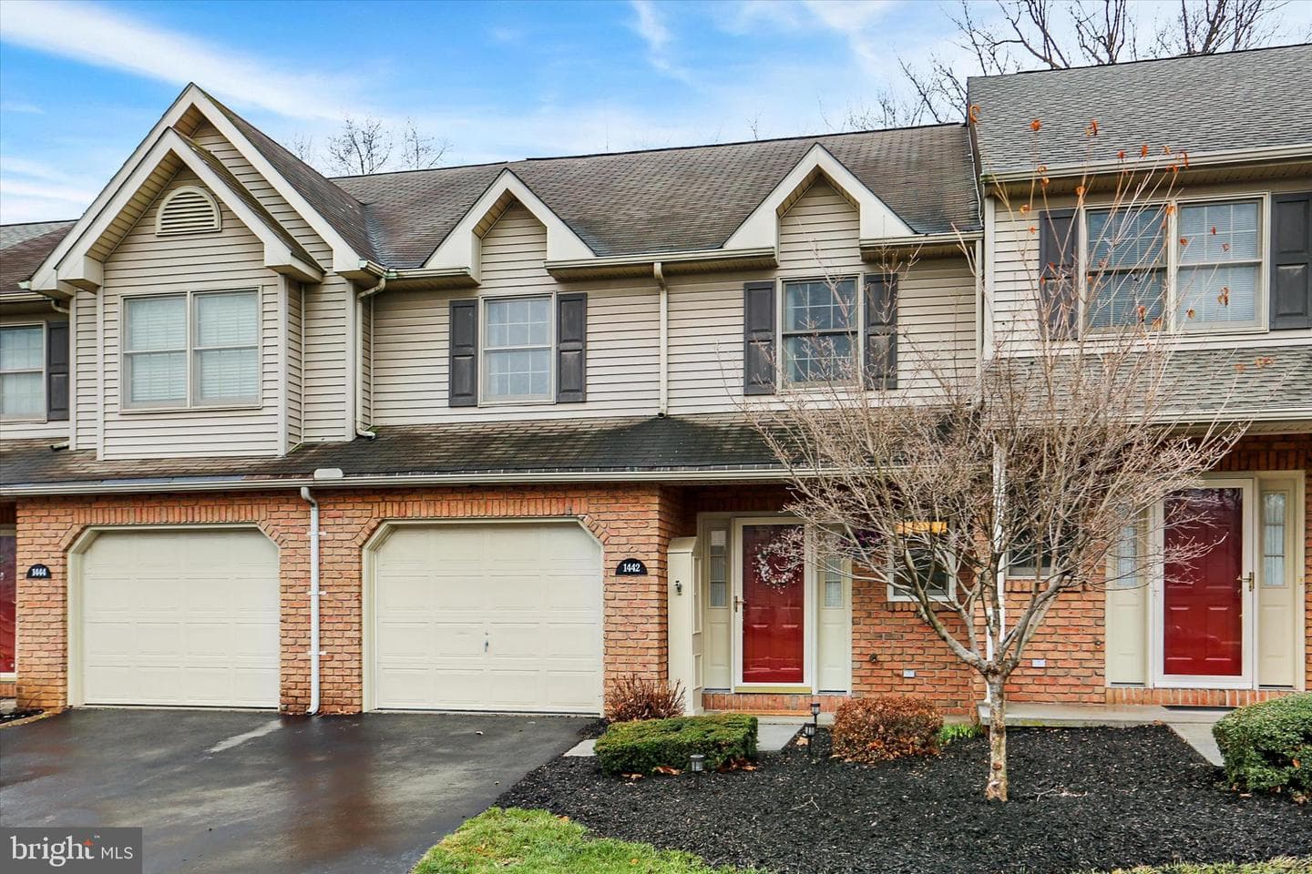 1442 Maplewood Drive photo 3
