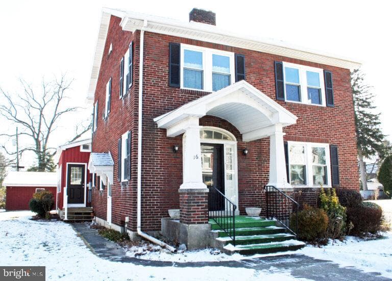 16 E Marble Street