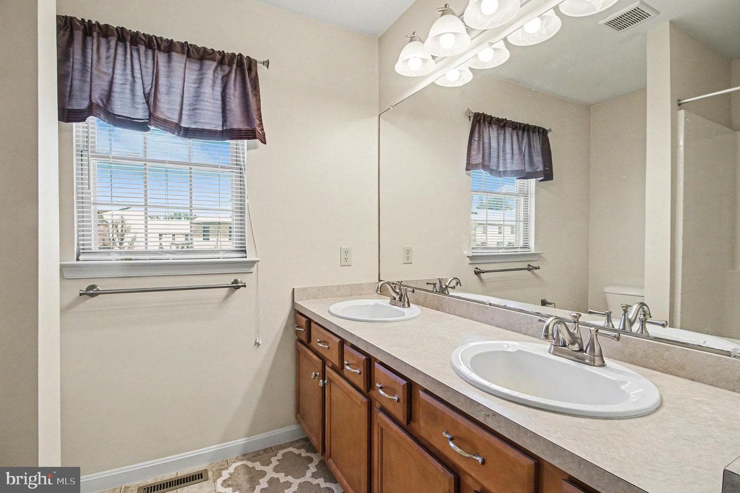 190 Melbourne Lane photo 18