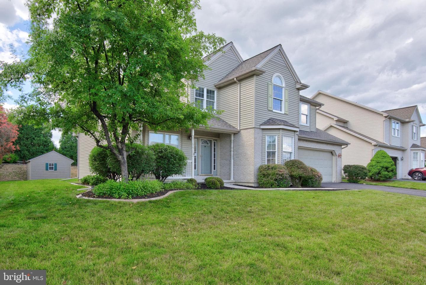 1544 Inverness Drive photo 3