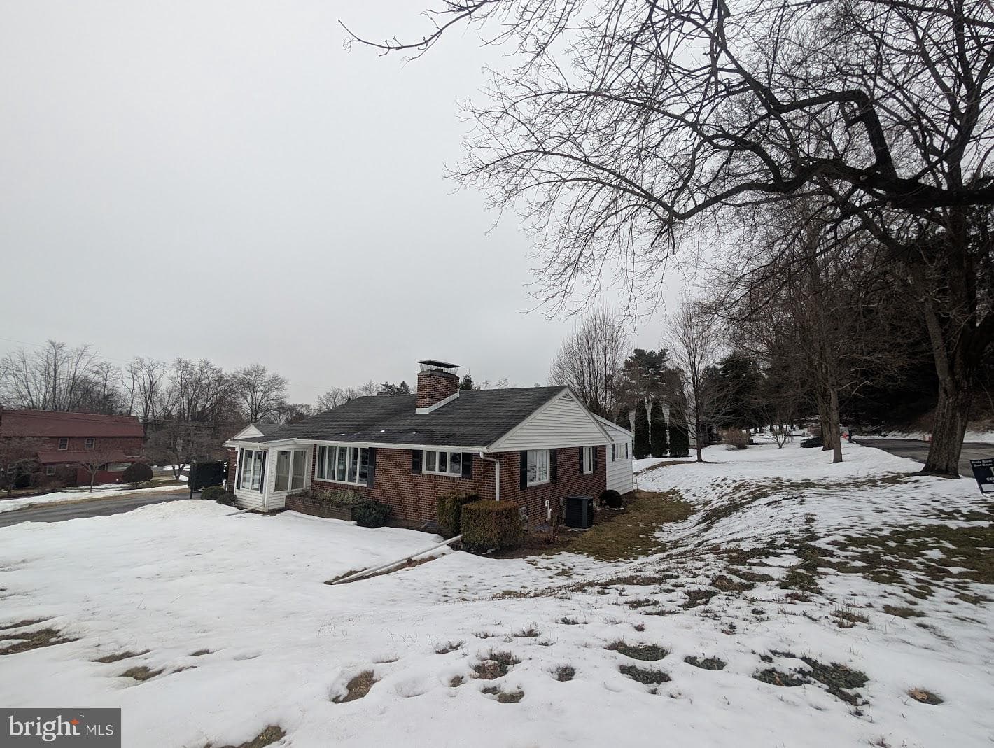 910 Fourth Street photo 3
