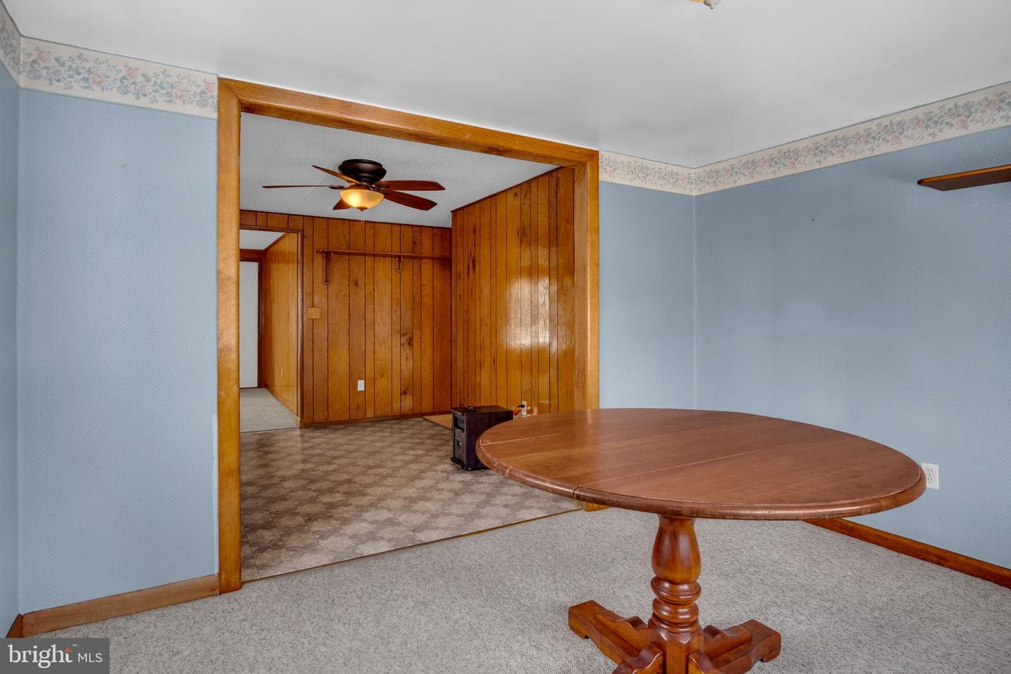 647 N Middle Road photo 7
