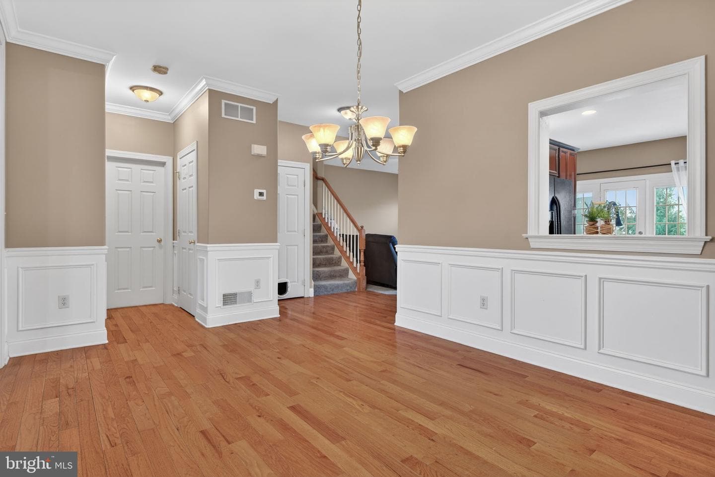 1905 Roxbury Court photo 16