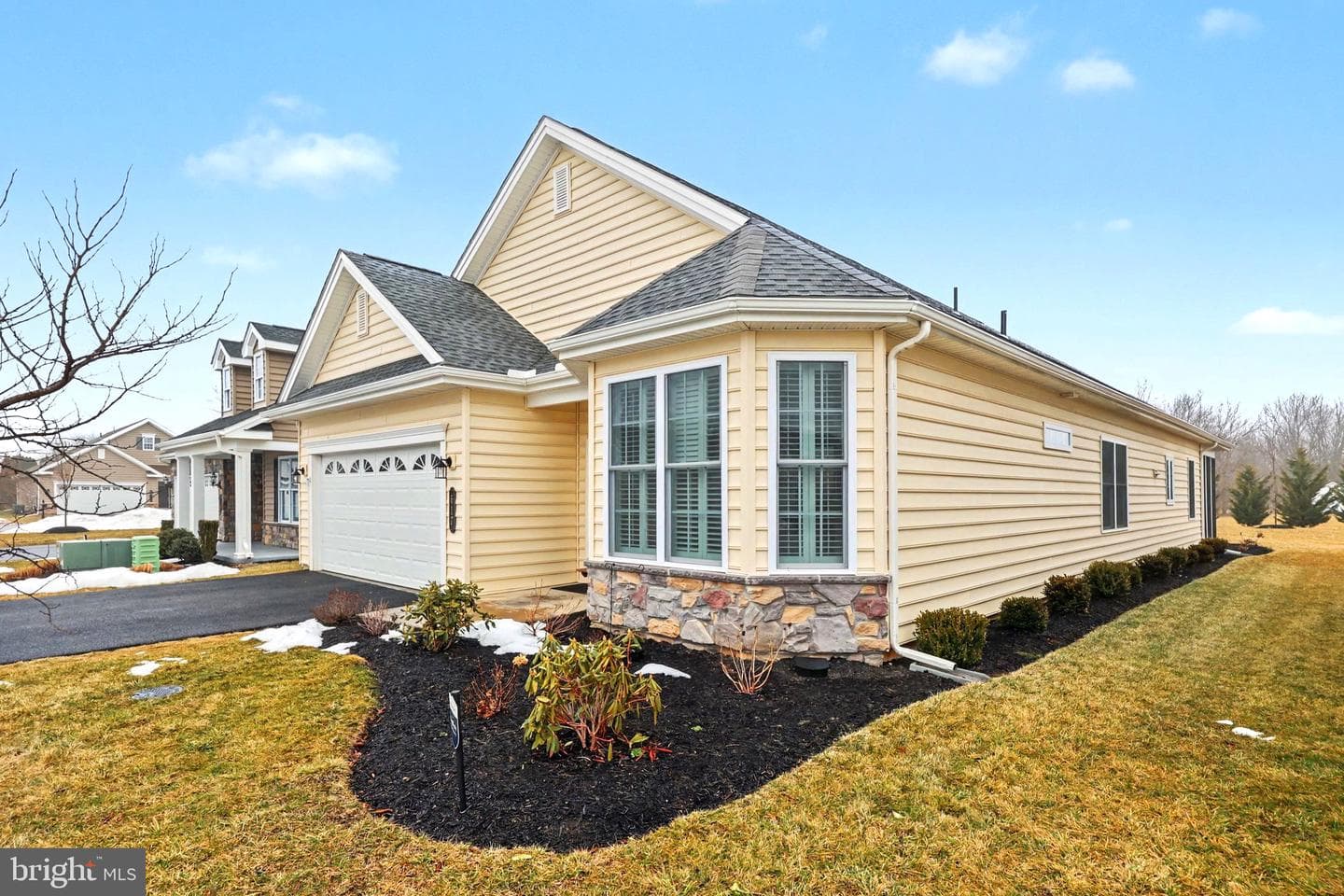 617 Republic Way photo 2