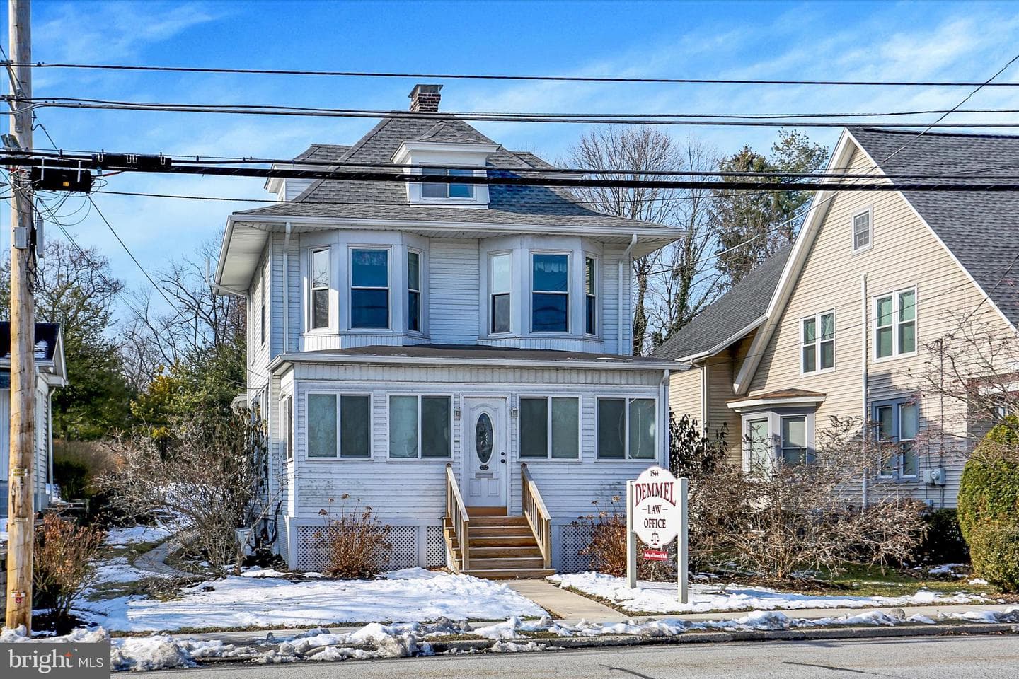 1544 Bridge Street photo 2