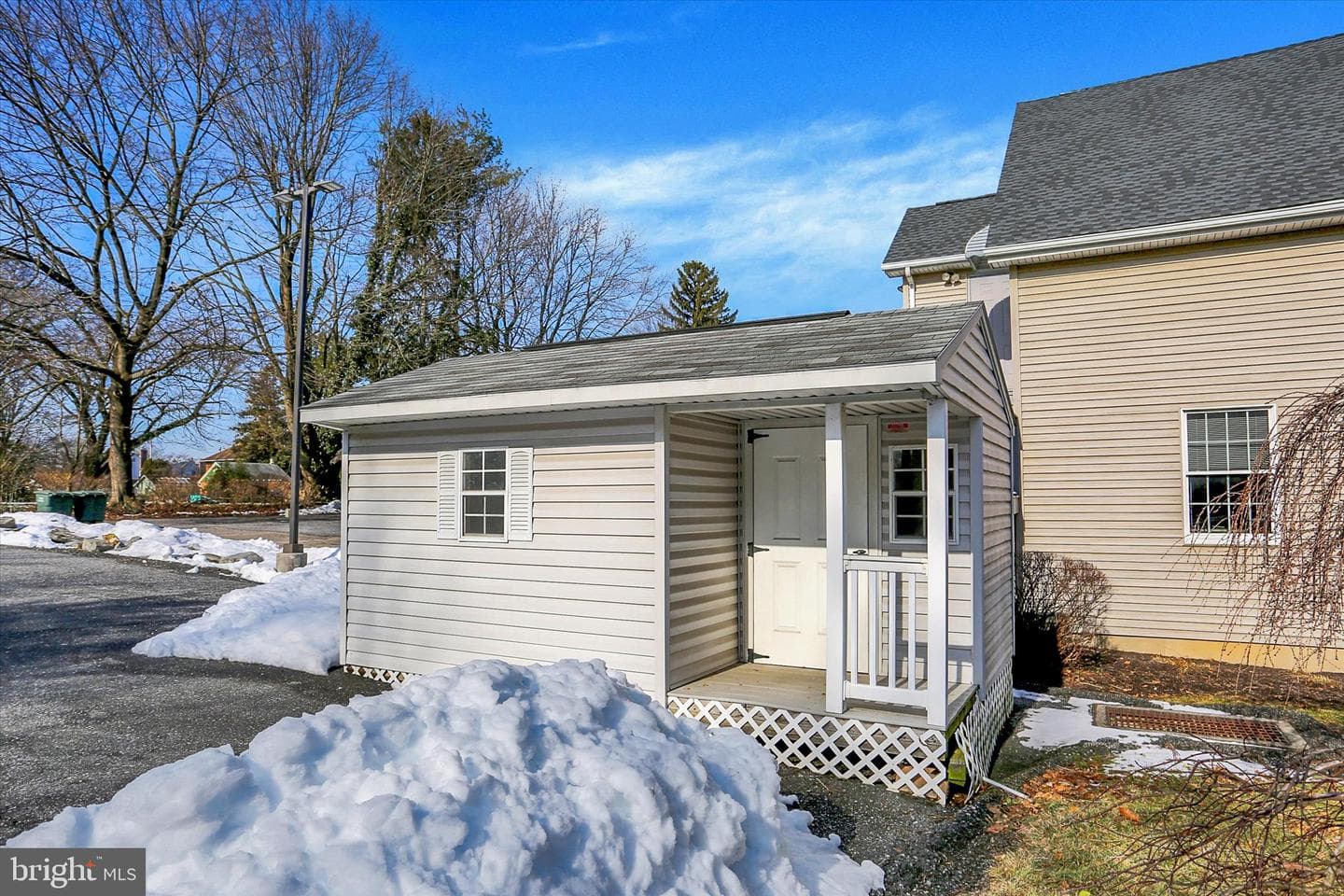 1544 Bridge Street photo 31
