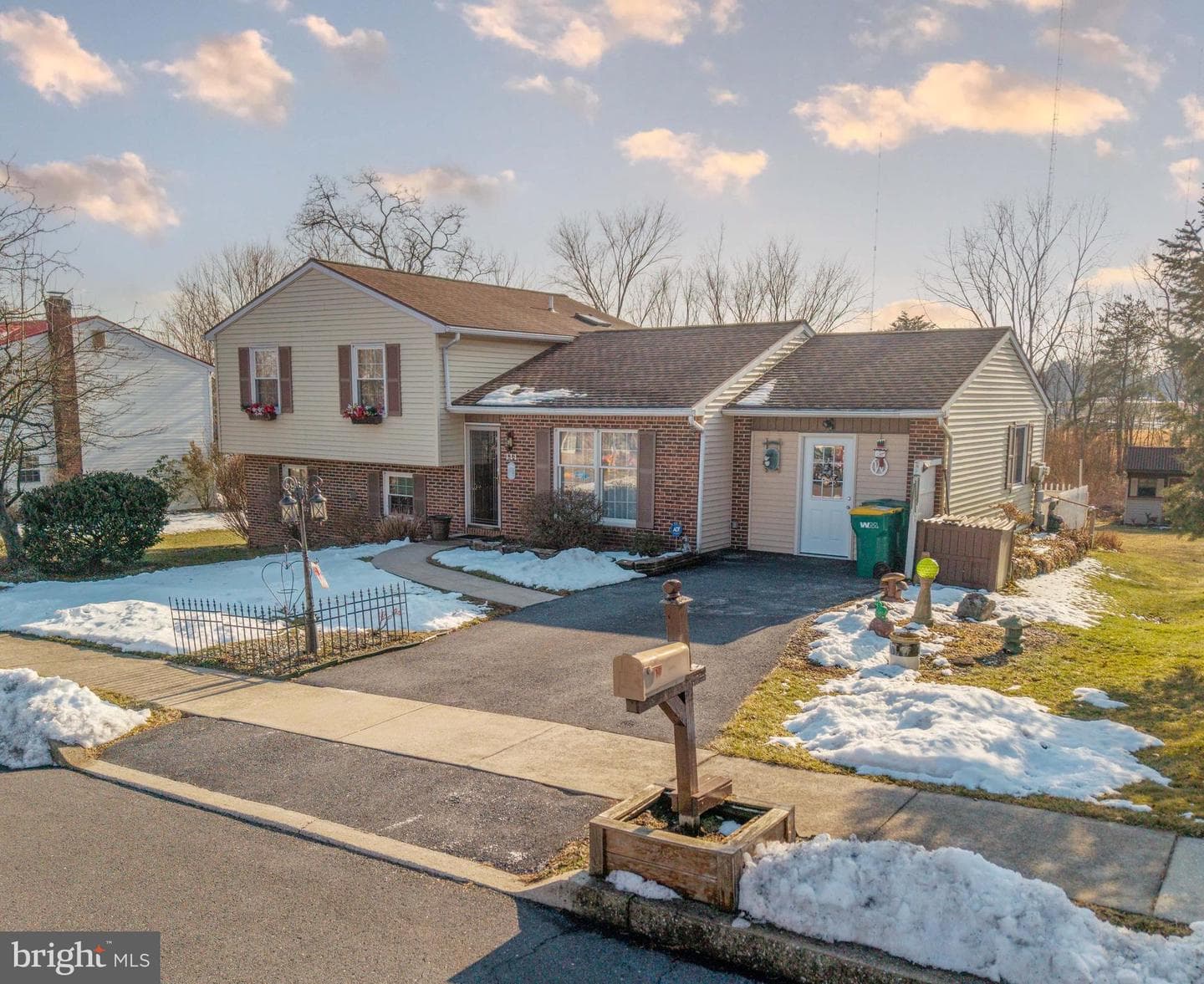 111 Laurel Drive photo 3