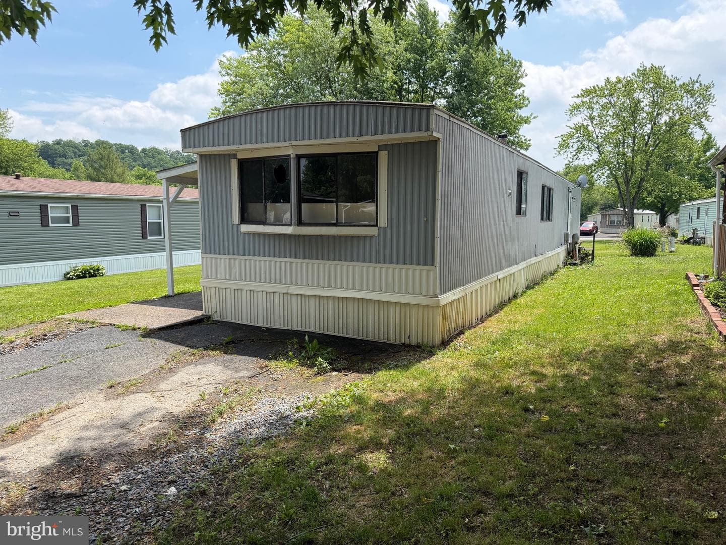 8 Redwood Lane photo 3