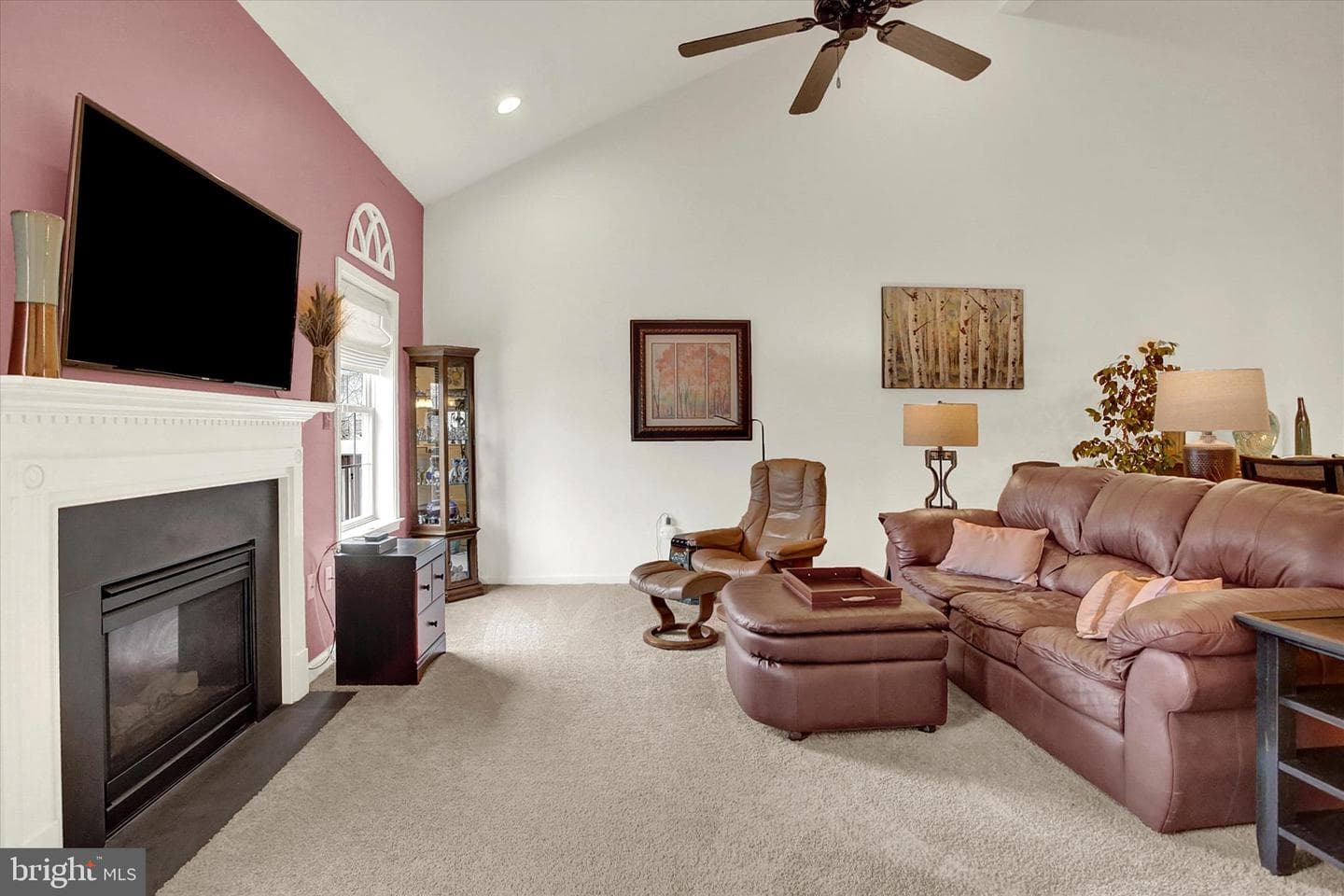 708 Gladstone Court photo 12