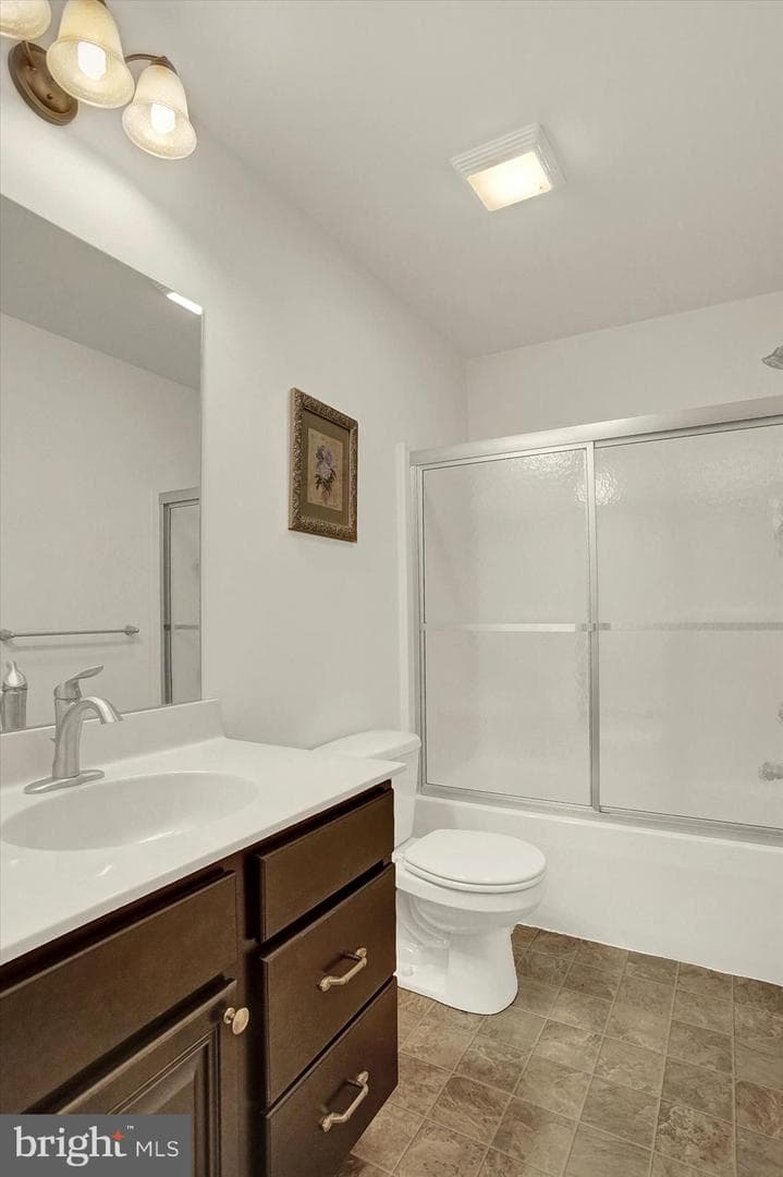 708 Gladstone Court photo 29