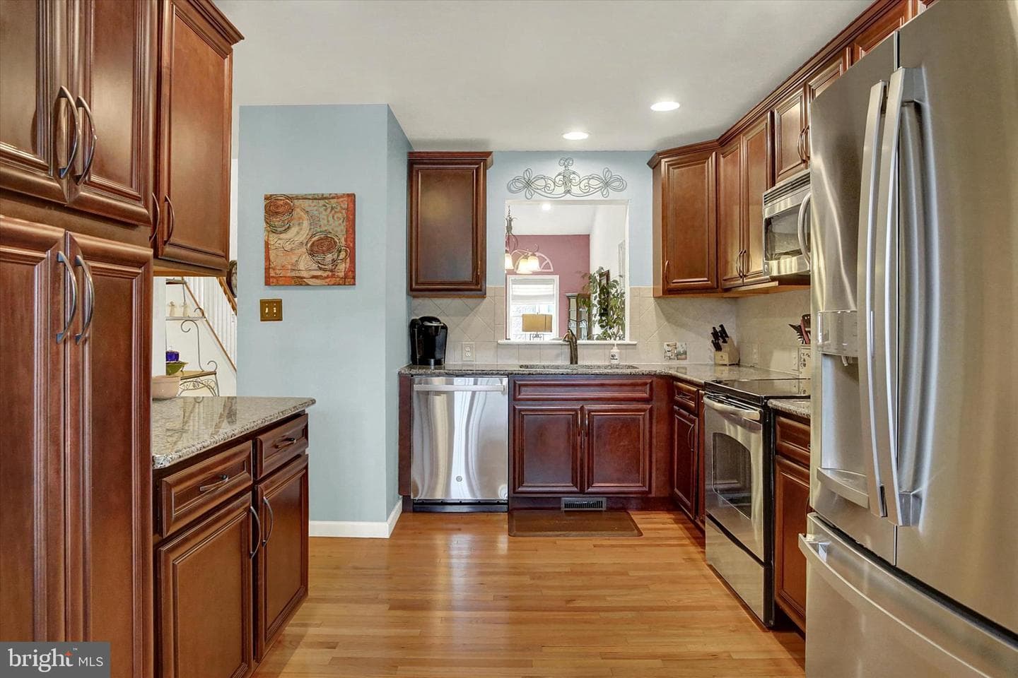708 Gladstone Court photo 4