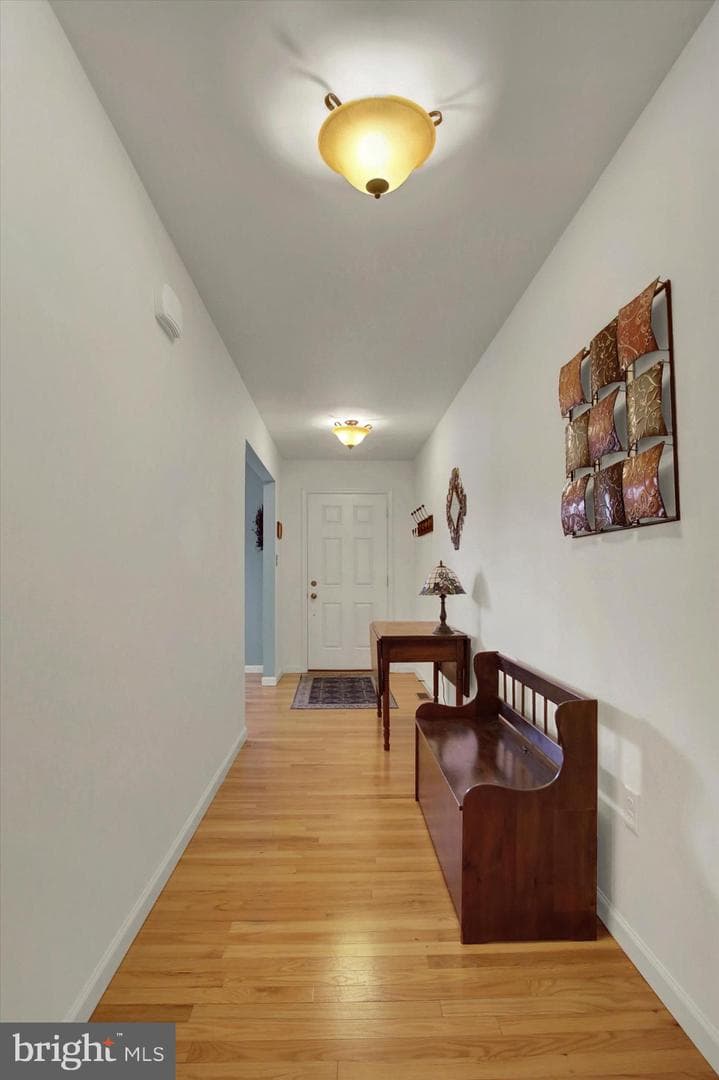 708 Gladstone Court photo 8