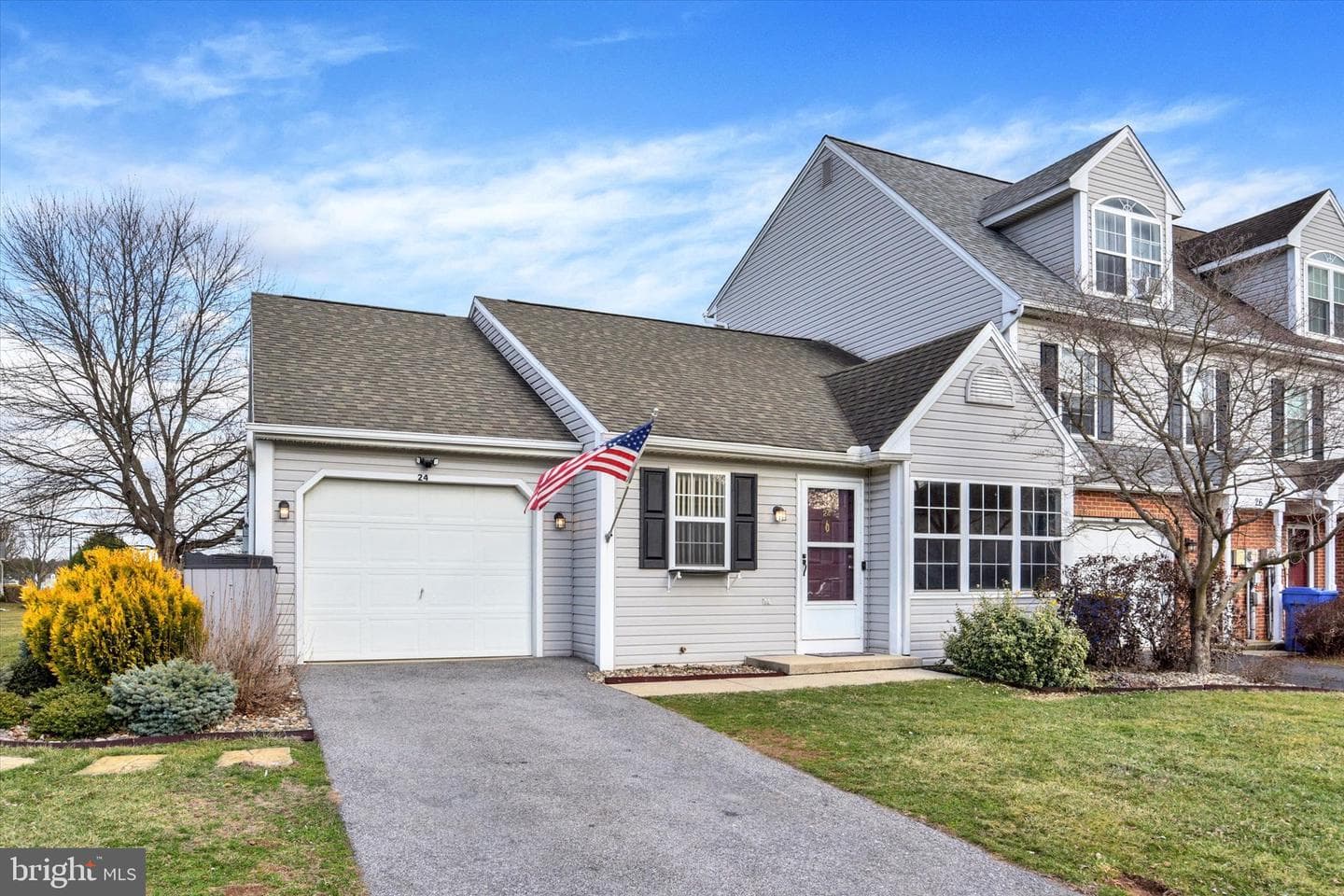 24 Warwick Circle photo 2