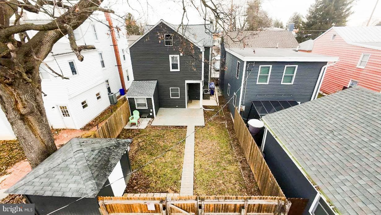 231 W Locust Street photo 39